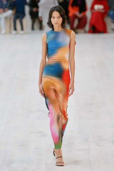 Look 4